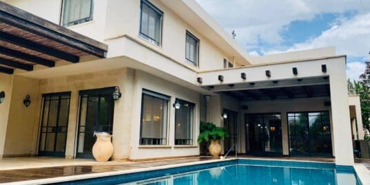 Villa For Rent in Golf Area